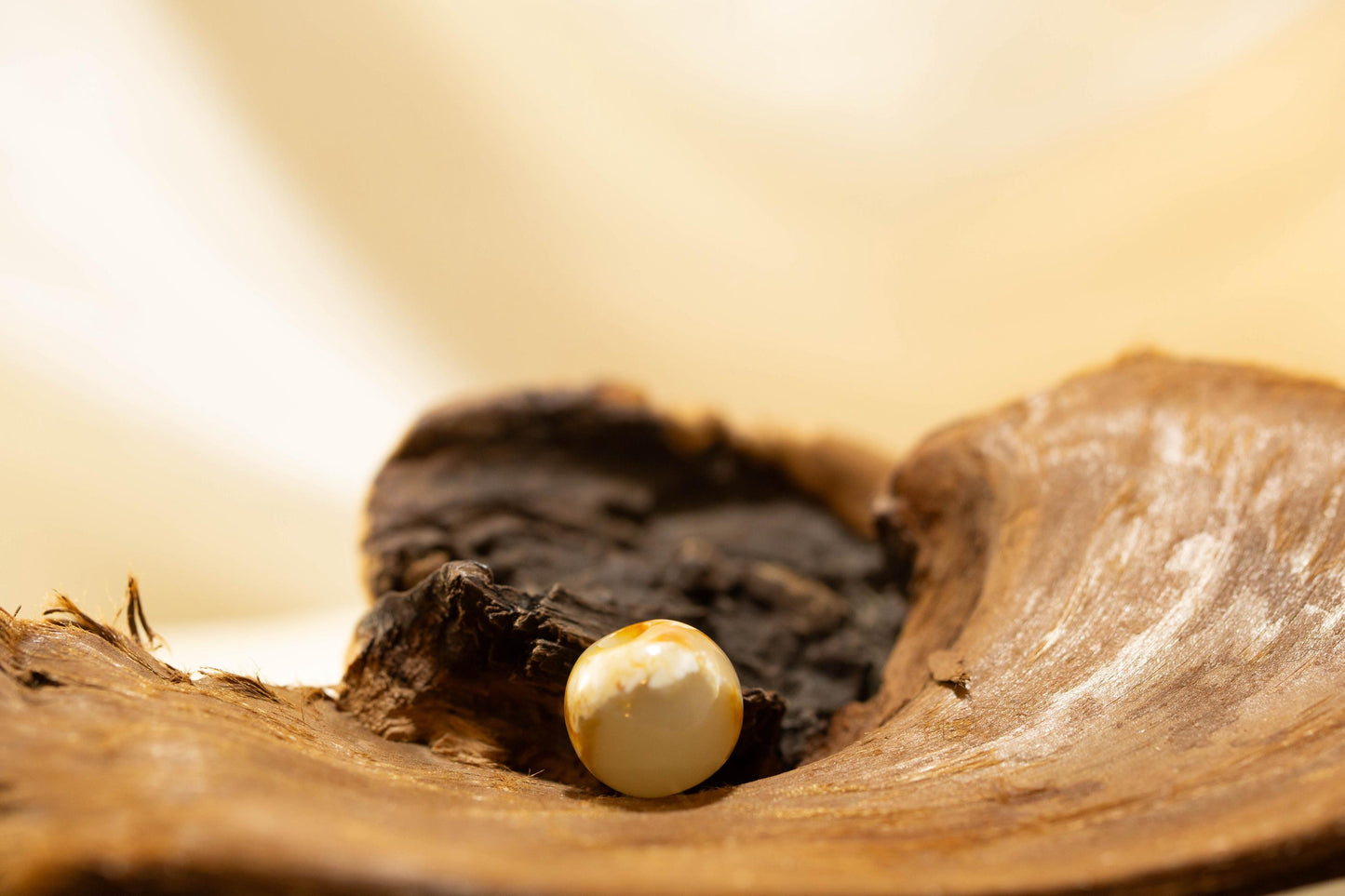 Siberian Cream and White Cobblestone Jade Spherical Bead
