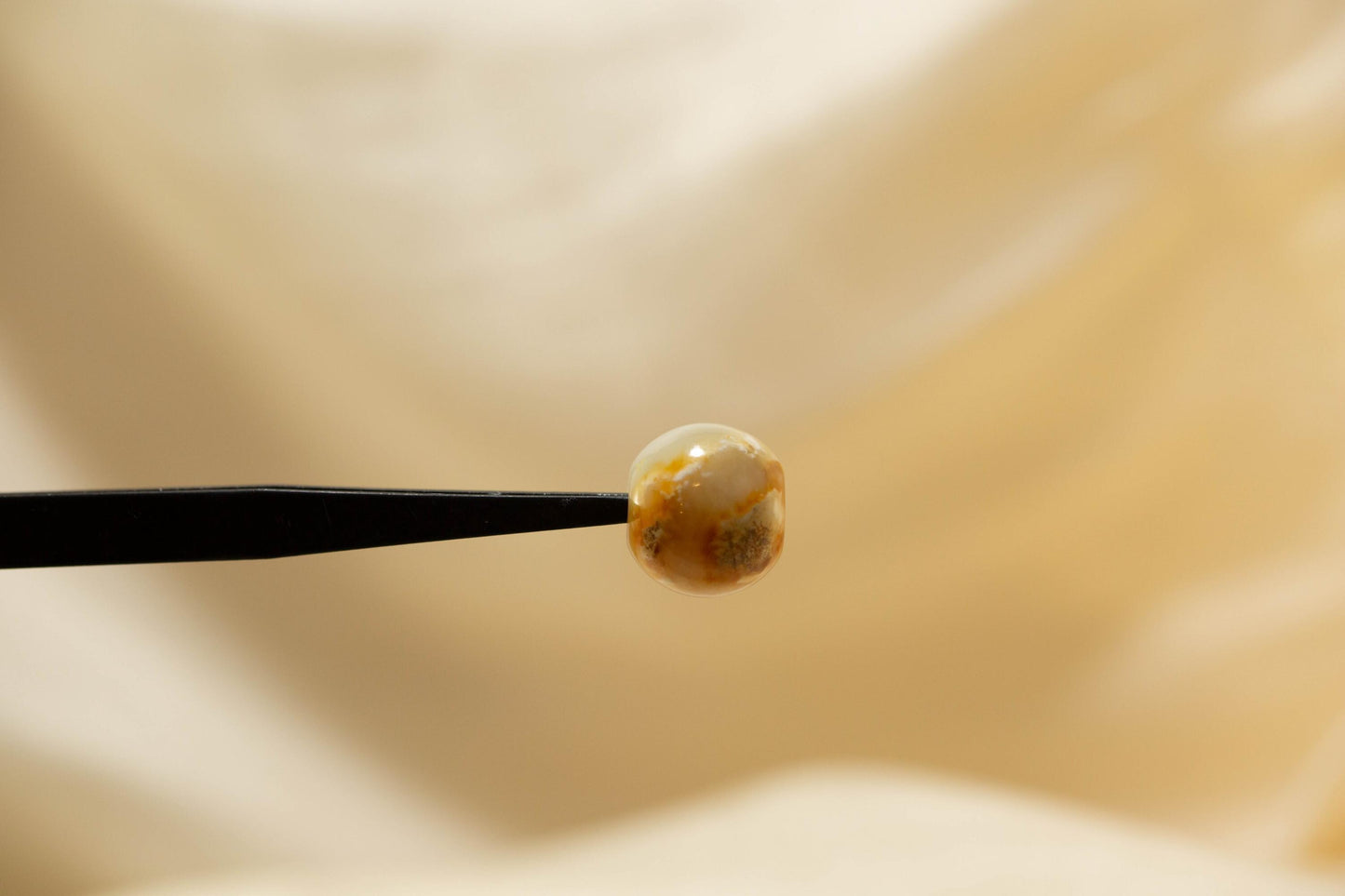Siberian Cream and White Cobblestone Jade Spherical Bead