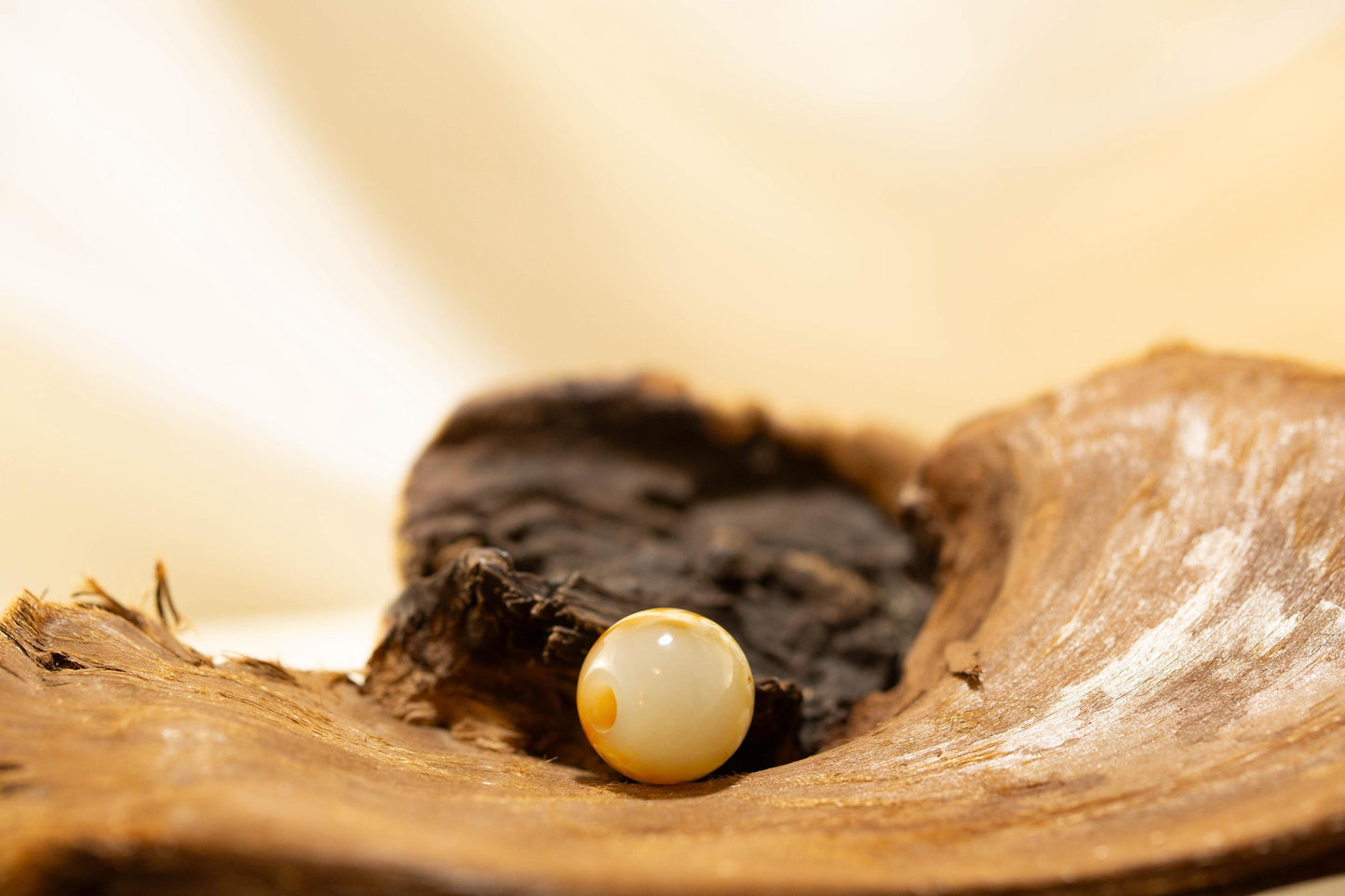 Siberian Cream and White Cobblestone Jade Spherical Bead