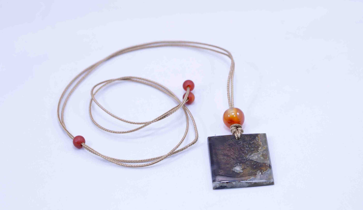 Washington Plume Agate Pendant with Hand-Spun Carnelian Bead on Paracord with Accent Beads